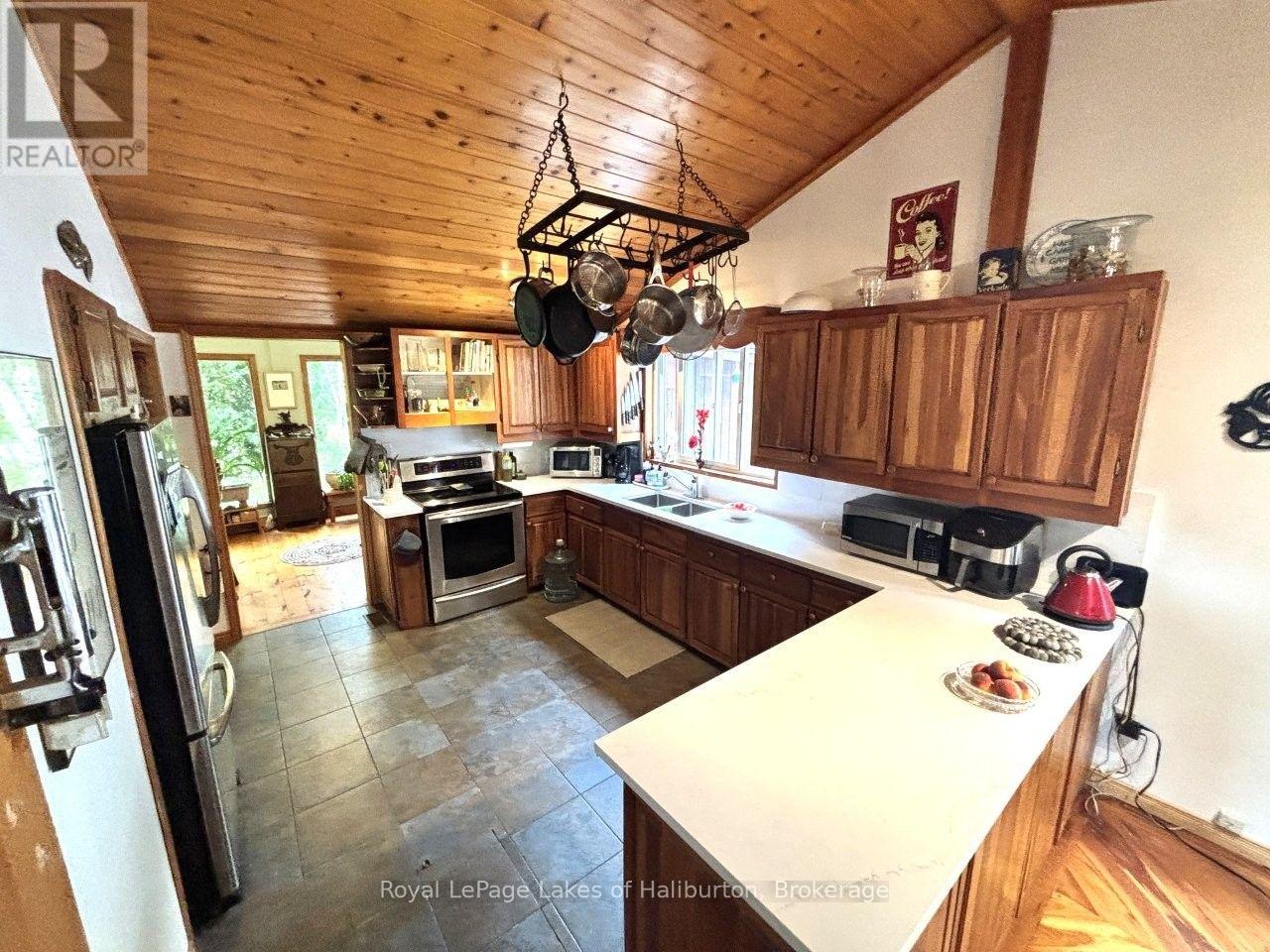 10 Nevison Drive, Kawartha Lakes, Ontario  K0M 2L0 - Photo 2 - X13750694