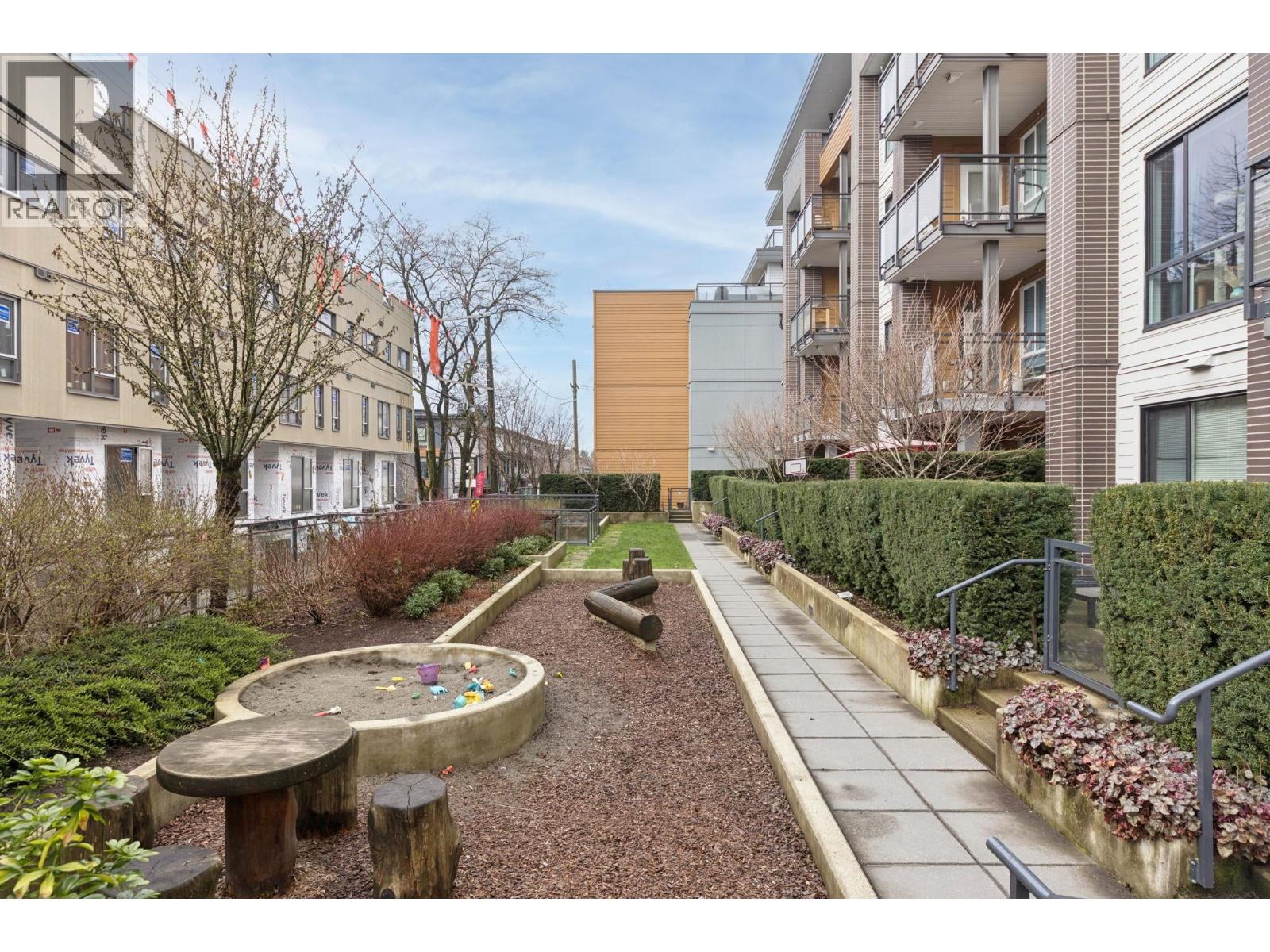 210 625 E 3rd Street, North Vancouver, British Columbia  V7L 1G6 - Photo 19 - R3161969