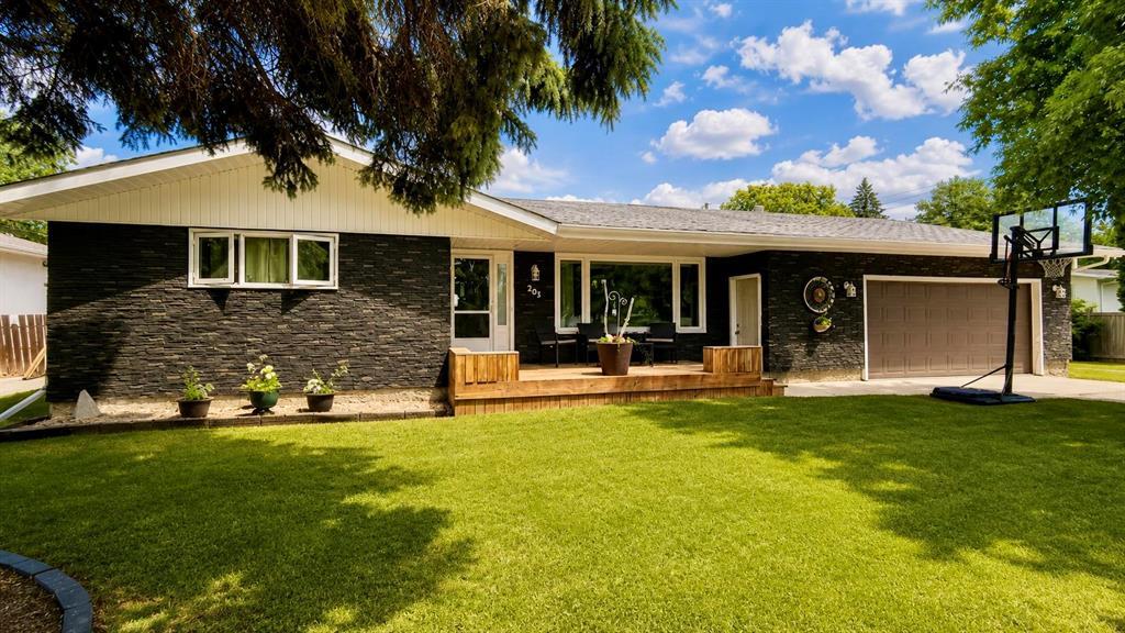 203 Grain Avenue, Selkirk, Manitoba  R1A 0J9 - Photo 0 - 202622400