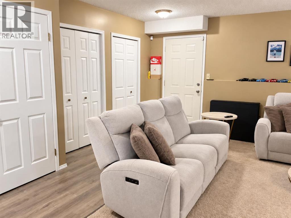 50 Blueberry Drive, Whitecourt, Alberta  T7S 1R3 - Photo 15 - A2342969