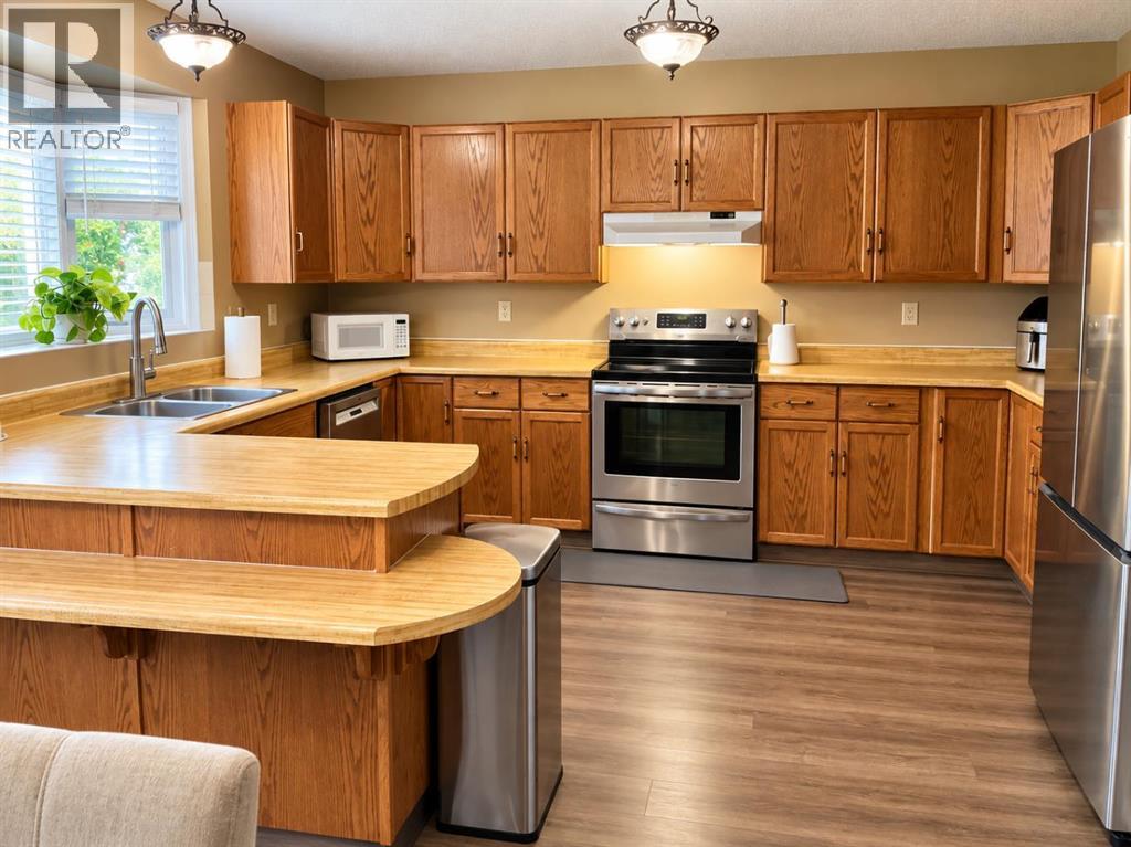 50 Blueberry Drive, Whitecourt, Alberta  T7S 1R3 - Photo 5 - A2342969