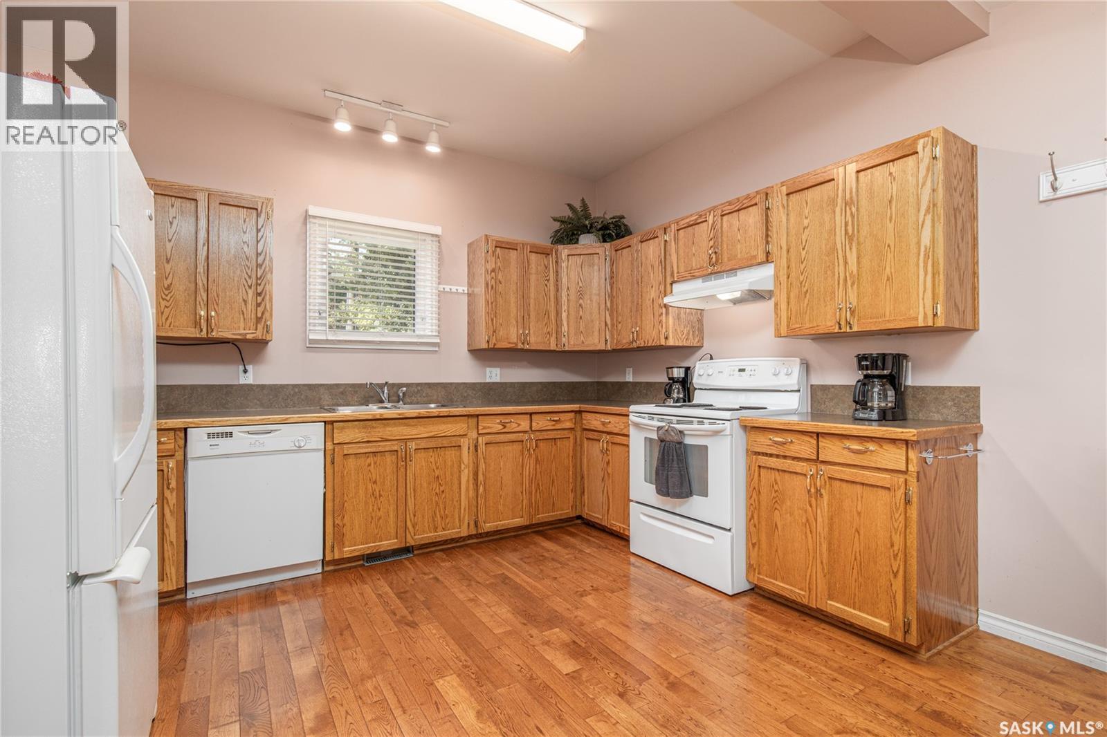 1002 Wolfe Avenue, Moose Jaw, Saskatchewan  S6H 1J7 - Photo 11 - SK047665