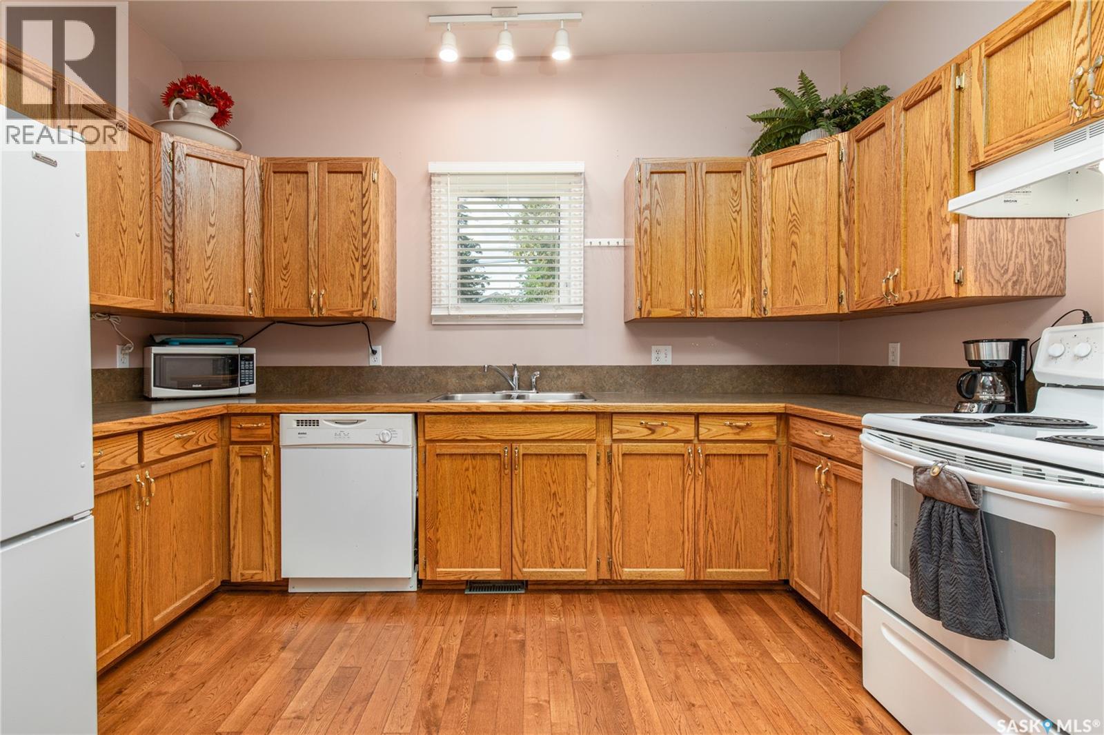 1002 Wolfe Avenue, Moose Jaw, Saskatchewan  S6H 1J7 - Photo 12 - SK047665