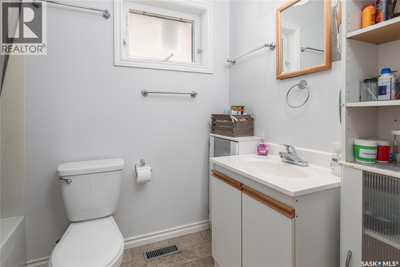 1002 Wolfe Avenue, Moose Jaw, Saskatchewan  S6H 1J7 - Photo 20 - SK047665