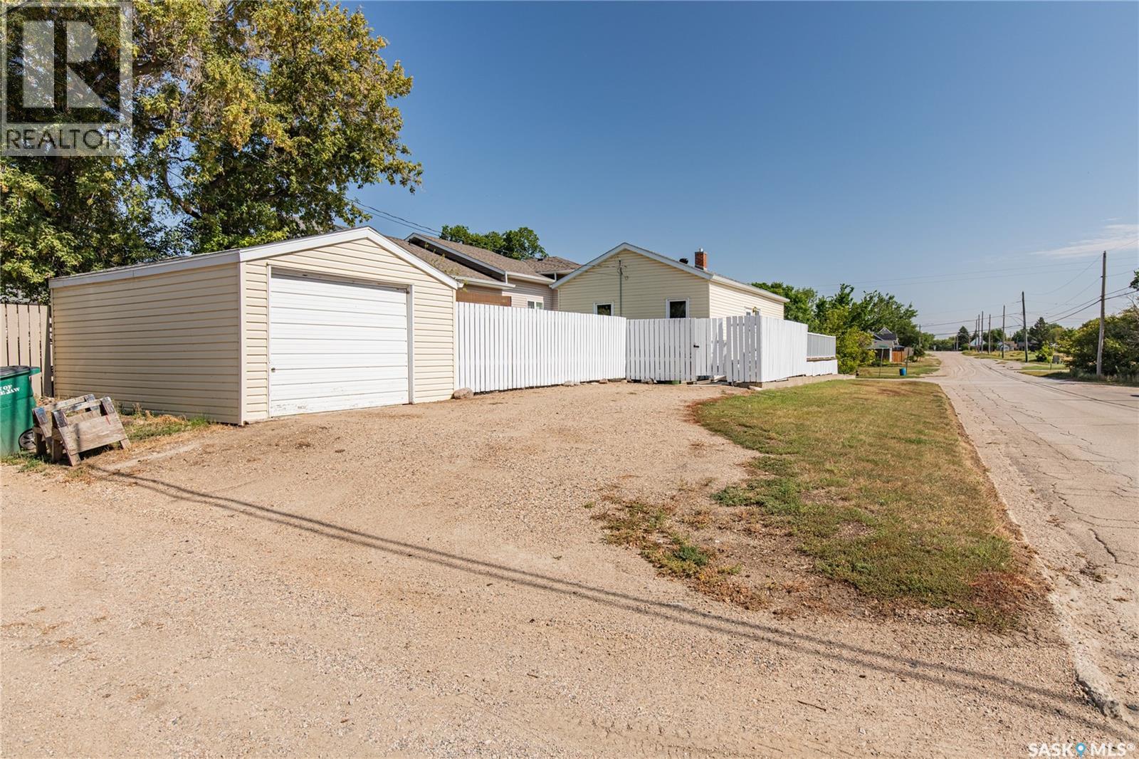 1002 Wolfe Avenue, Moose Jaw, Saskatchewan  S6H 1J7 - Photo 37 - SK047665
