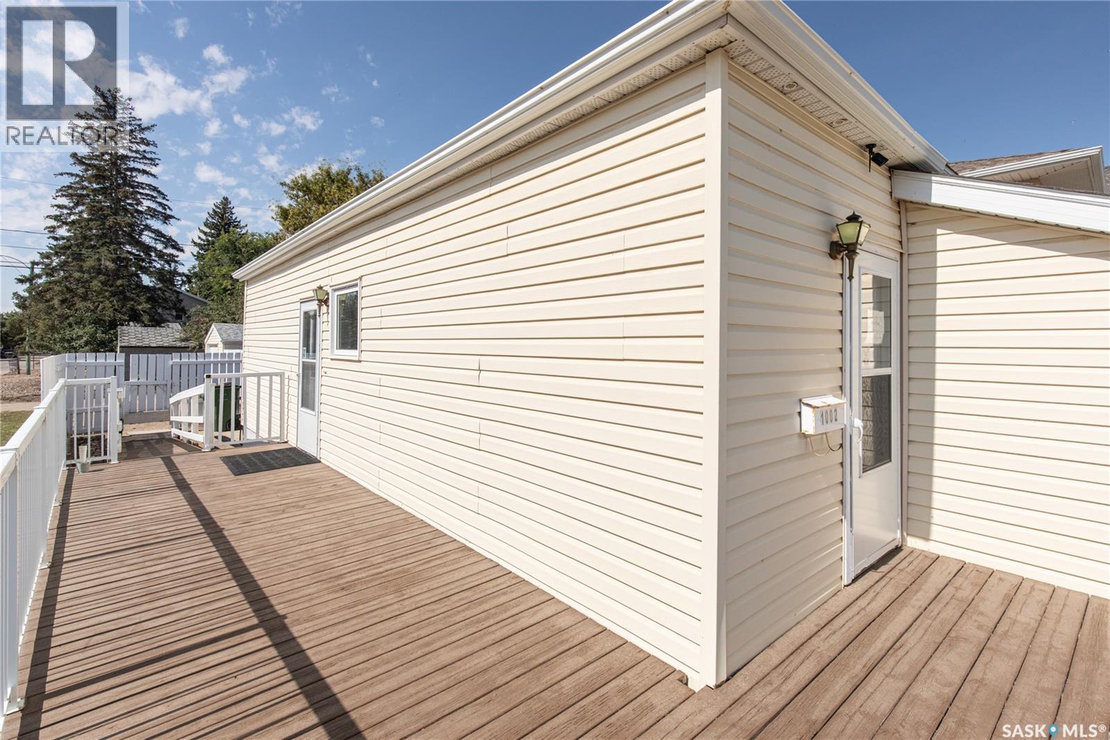 1002 Wolfe Avenue, Moose Jaw, Saskatchewan  S6H 1J7 - Photo 4 - SK047665