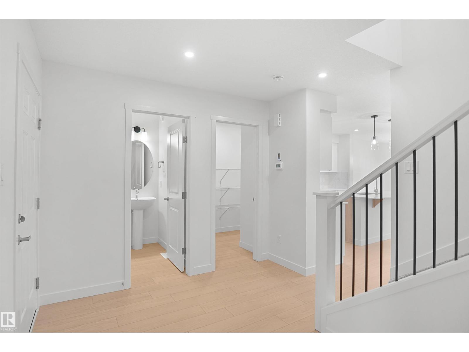 1822 188 St NW, Edmonton, Alberta  T6M 3N7 - Photo 2 - E4496377