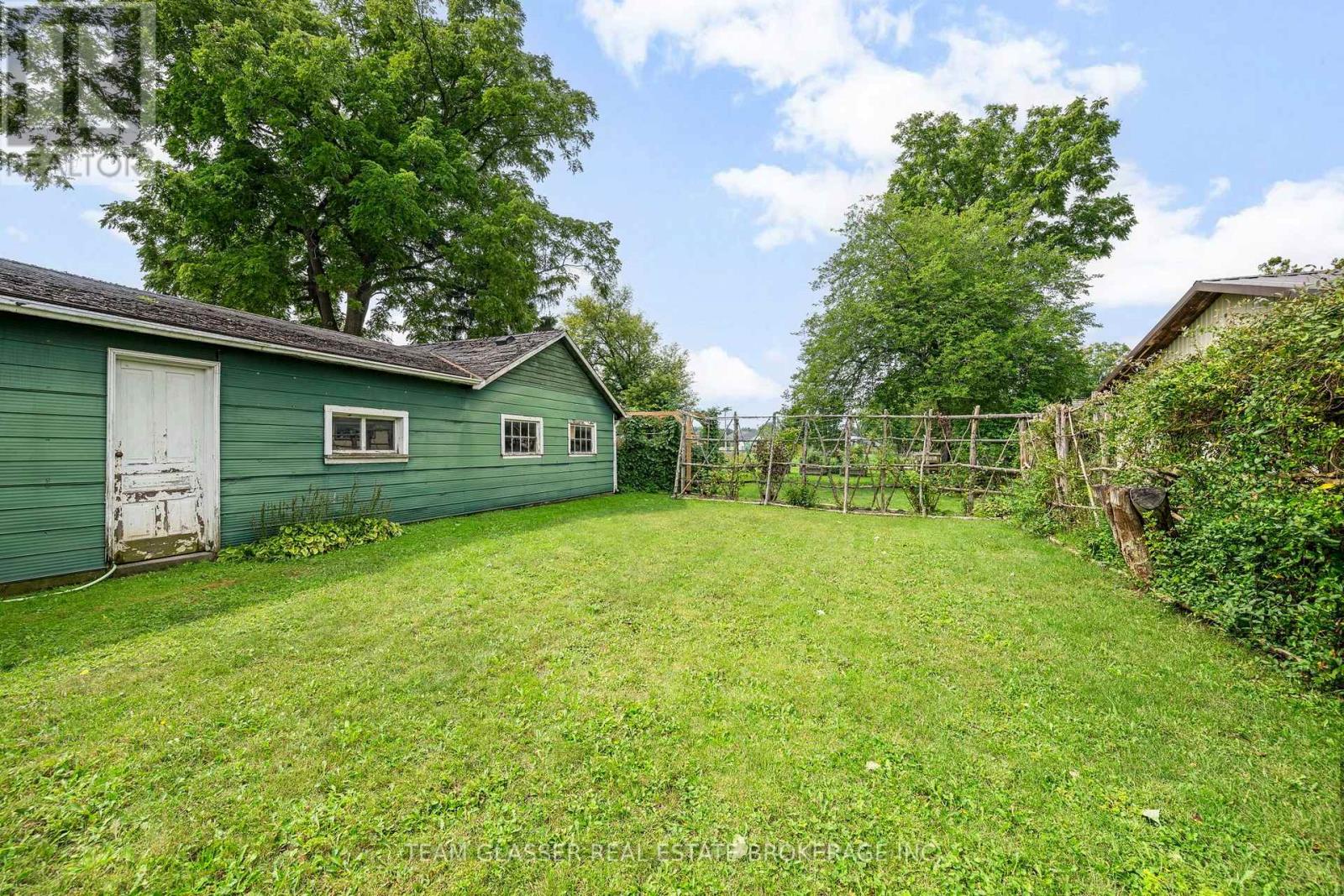 151 Main Street, North Middlesex, Ontario  N0M 2K0 - Photo 2 - X13750926