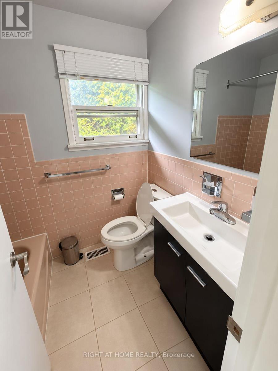 7 The Links Road, Toronto, Ontario  M2P 1T4 - Photo 10 - C13750924