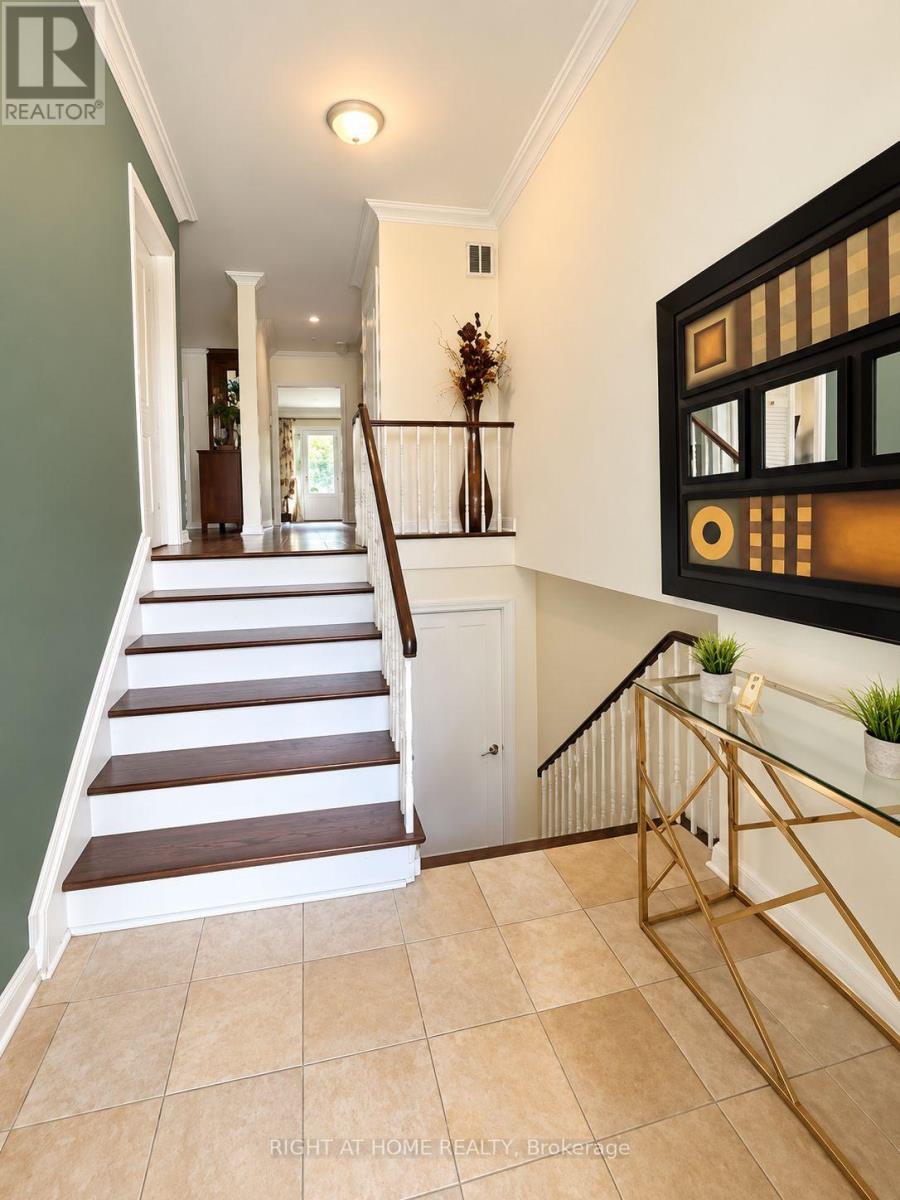 7 The Links Road, Toronto, Ontario  M2P 1T4 - Photo 11 - C13750924