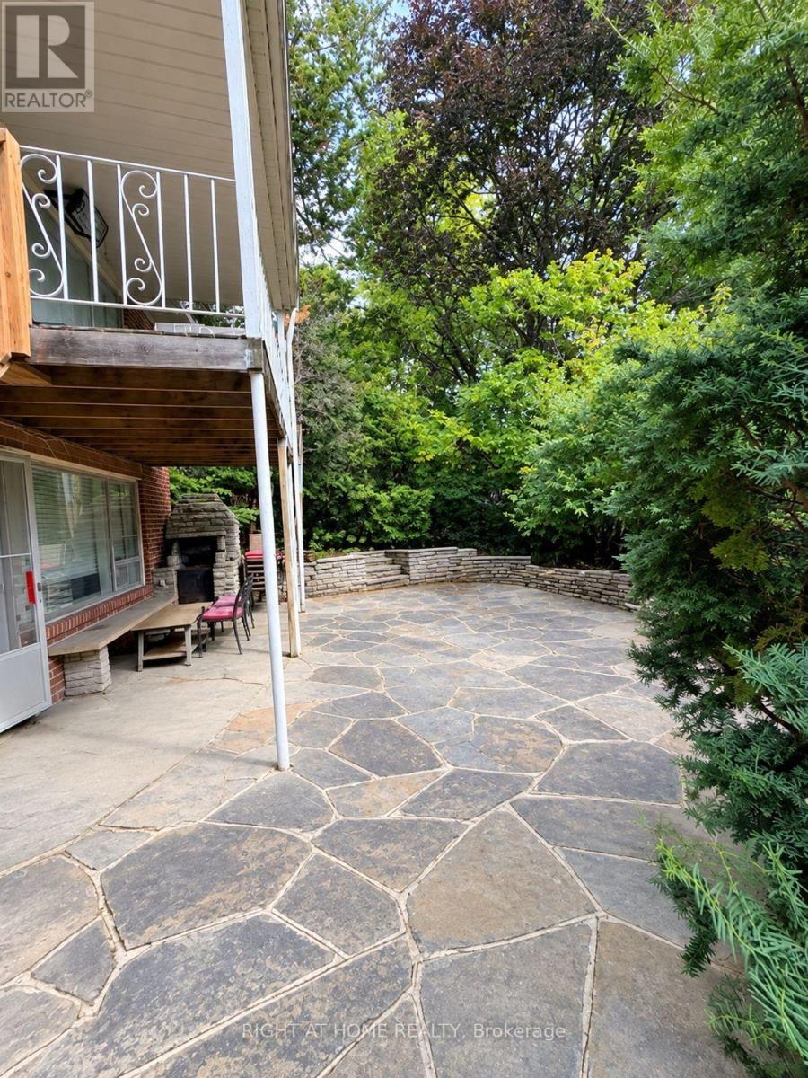 7 The Links Road, Toronto, Ontario  M2P 1T4 - Photo 2 - C13750924