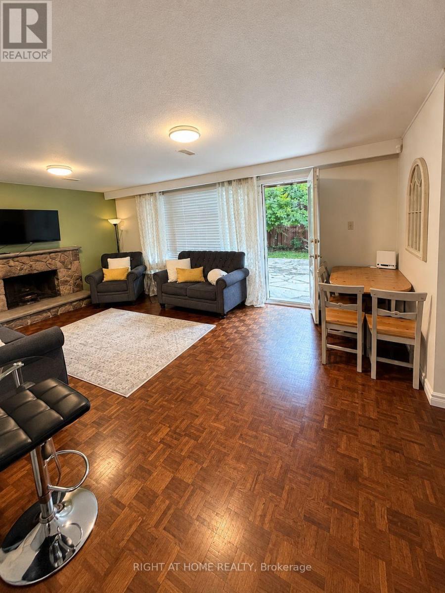 7 The Links Road, Toronto, Ontario  M2P 1T4 - Photo 5 - C13750924