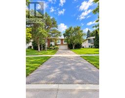 7 THE LINKS ROAD, Toronto, Ontario