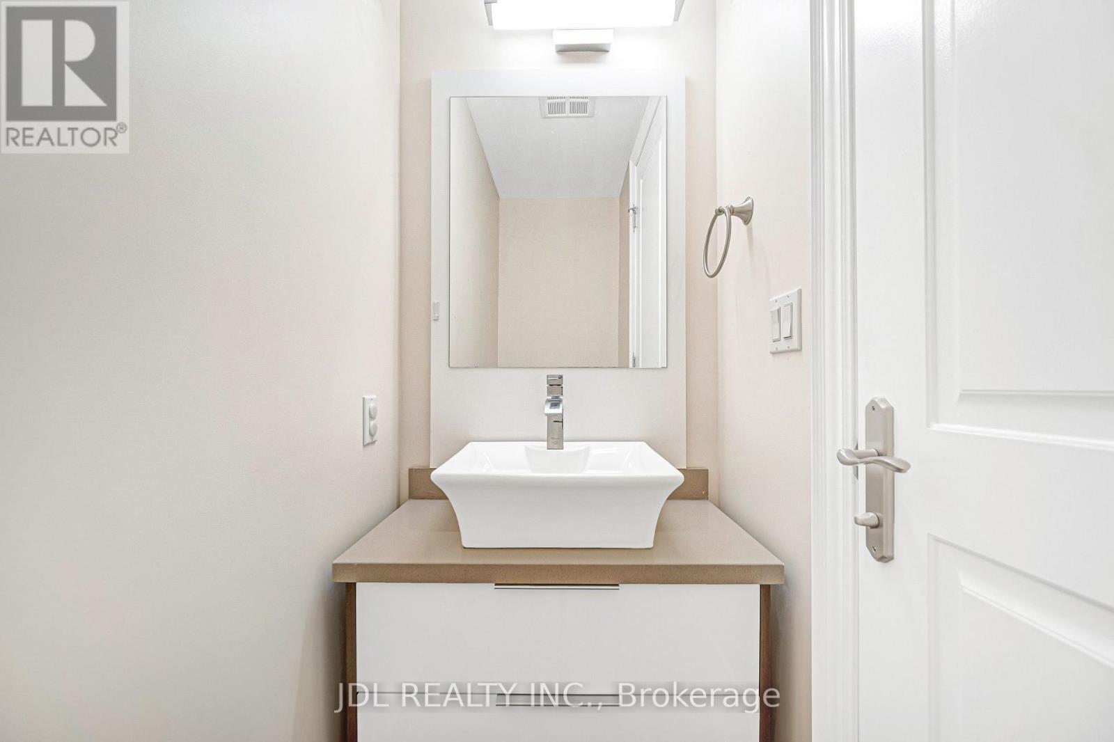Th07 - 761 Bay Street, Toronto, Ontario  M5G 2R2 - Photo 11 - C13750942