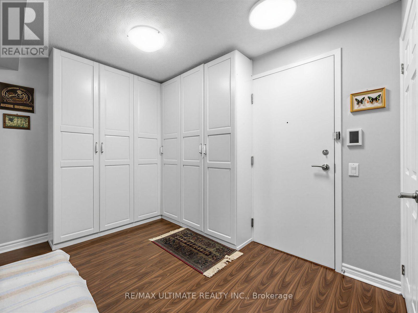 1229 - 18 Mondeo Drive, Toronto, Ontario  M1P 5C8 - Photo 2 - E13750954