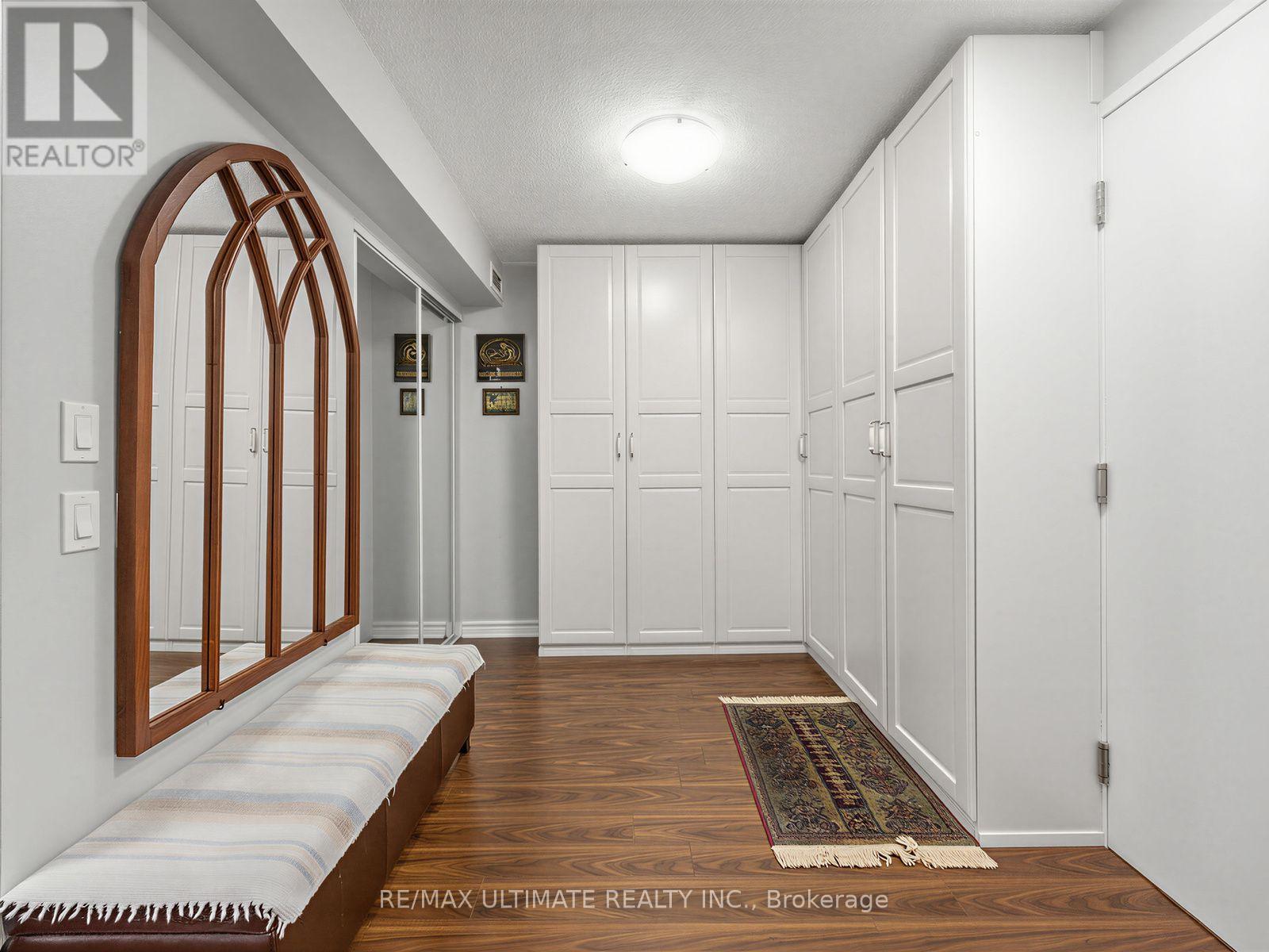 1229 - 18 Mondeo Drive, Toronto, Ontario  M1P 5C8 - Photo 3 - E13750954