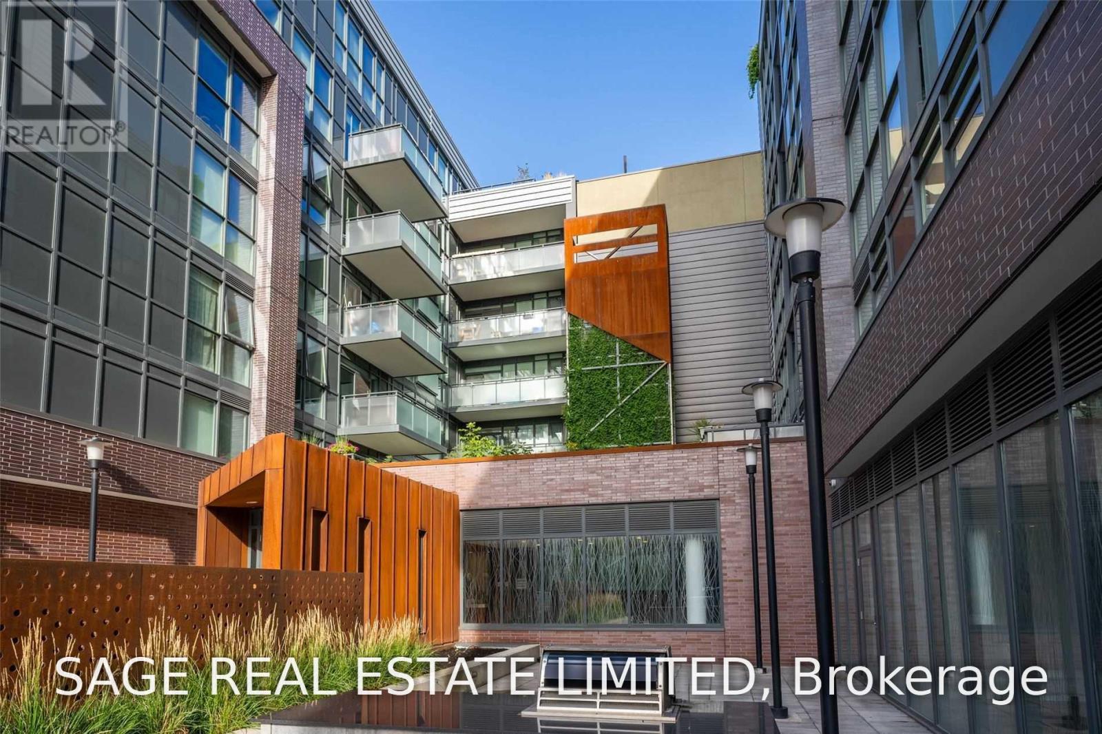 720 - 38 HOWARD PARK AVENUE, Toronto, Ontario
