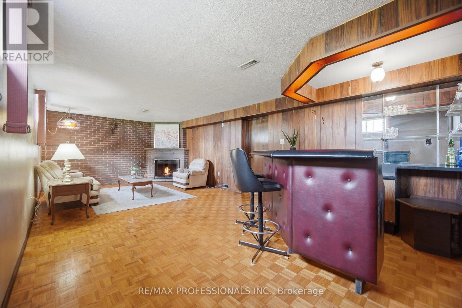 19 Earldown Drive, Toronto, Ontario  M9R 2L4 - Photo 30 - W13749144
