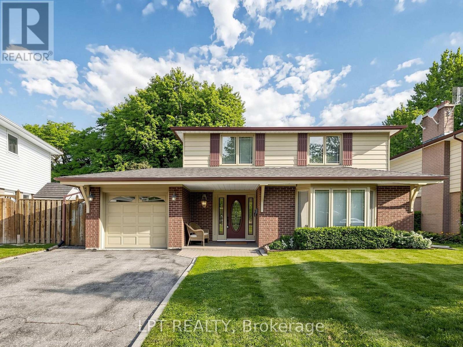 70 ROBERTS CRESCENT, Brampton, Ontario