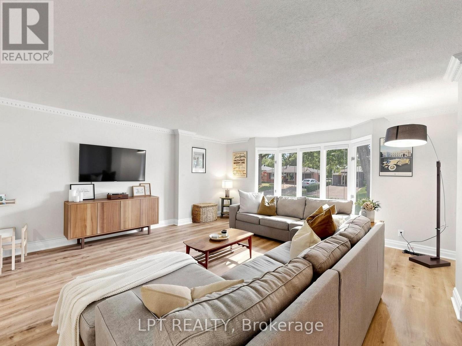 70 Roberts Crescent, Brampton, Ontario  L6W 1G8 - Photo 10 - W13624452