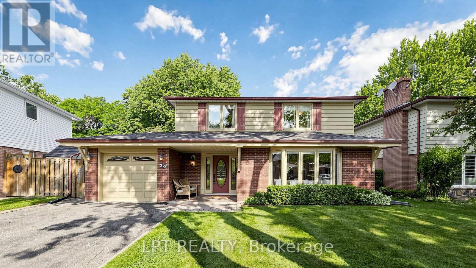 70 Roberts Crescent, Brampton, Ontario  L6W 1G8 - Photo 5 - W13624452