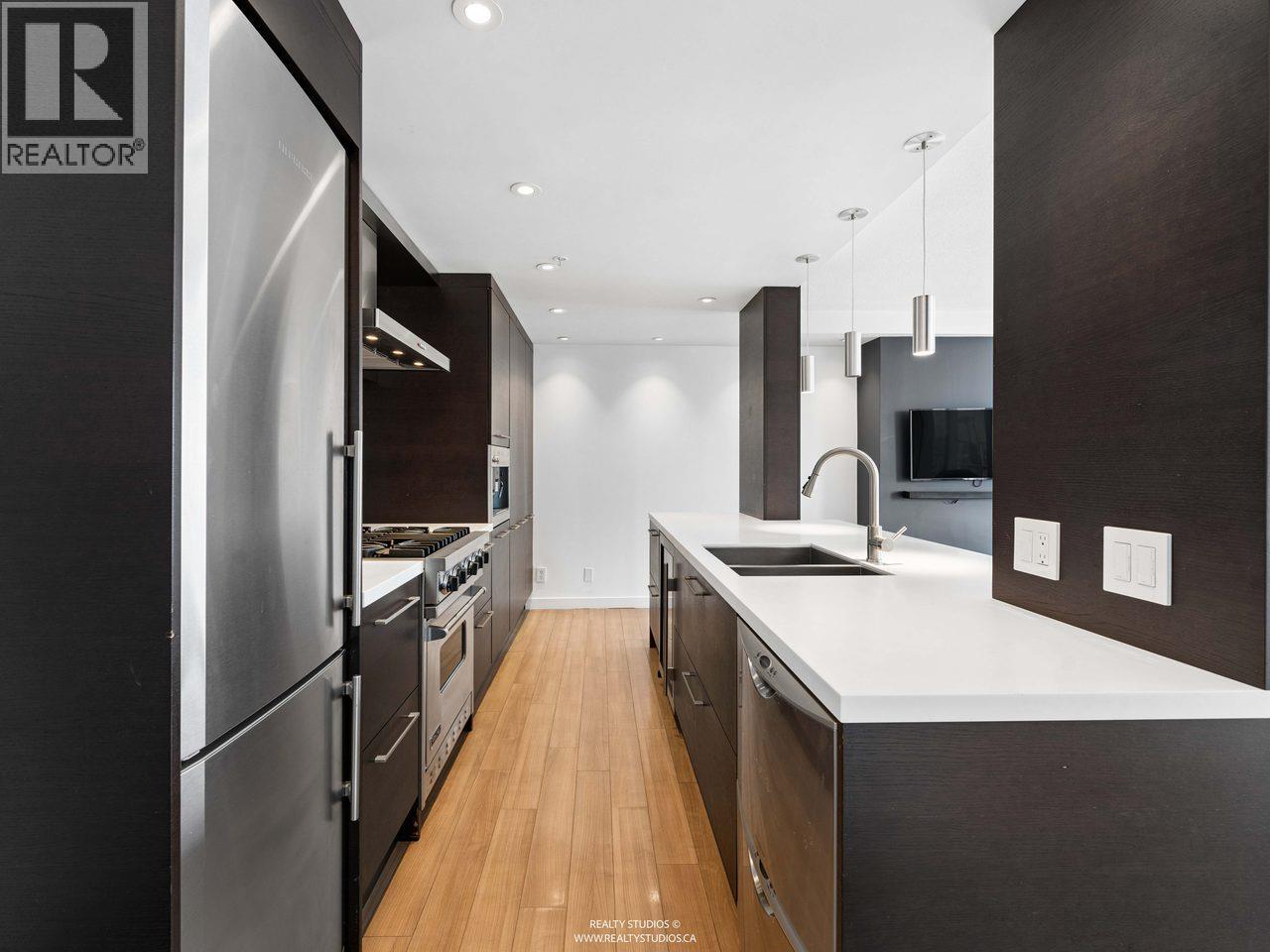 3202 193 Aquarius Mews, Vancouver, British Columbia  V6Z 2Z2 - Photo 10 - R3160302