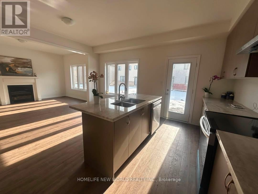 Upper 2 Floors - 10 Ken Davie Gate, Georgina, Ontario  L4P 0J5 - Photo 26 - N13732282