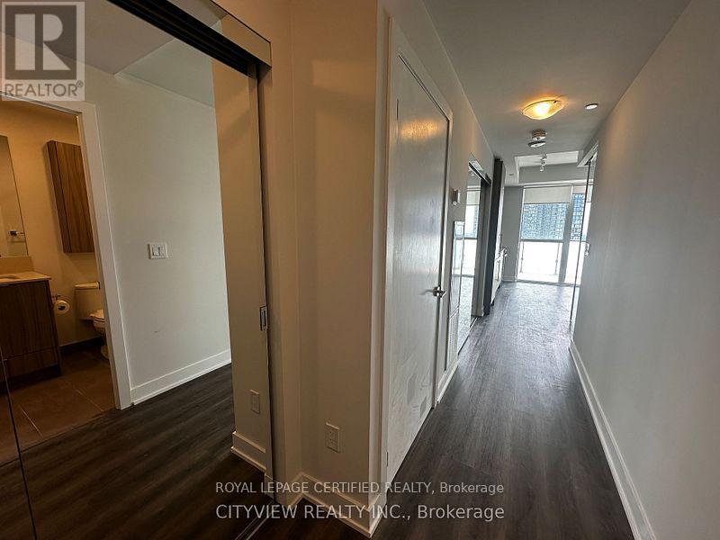 1904 - 430 Square One Drive, Mississauga, Ontario  L5B 0L6 - Photo 3 - W13740300