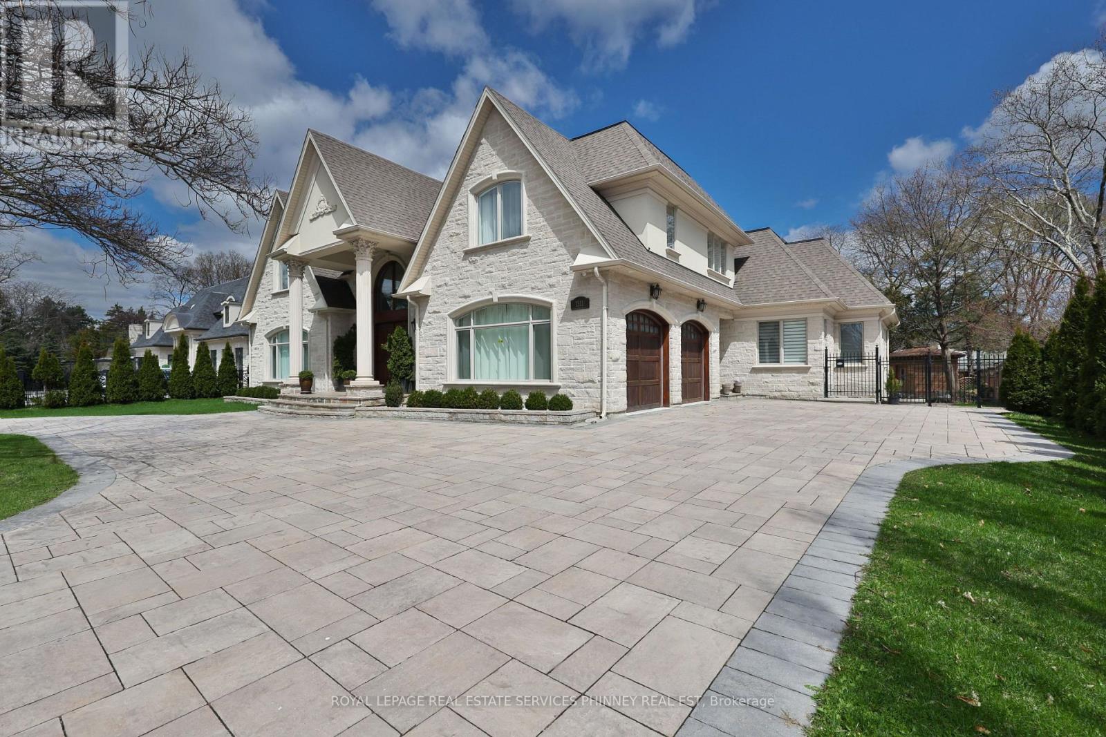 1511 Broadmoor Avenue, Mississauga, Ontario  L5G 3T7 - Photo 2 - W13750972