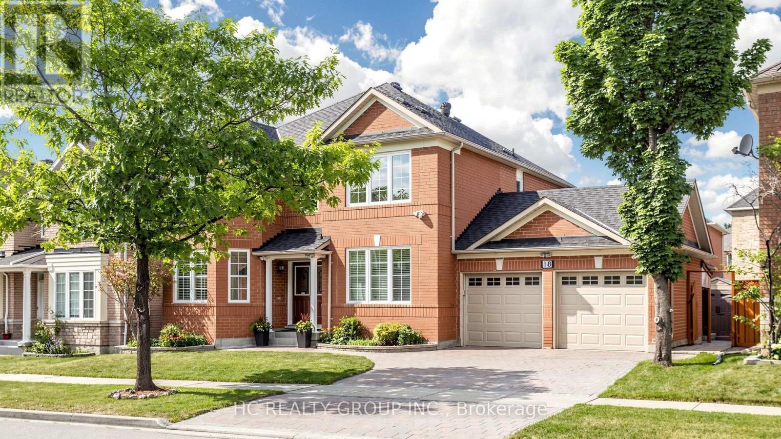 18 Saxony Drive, Markham, Ontario  L6C 2B5 - Photo 2 - N13596492