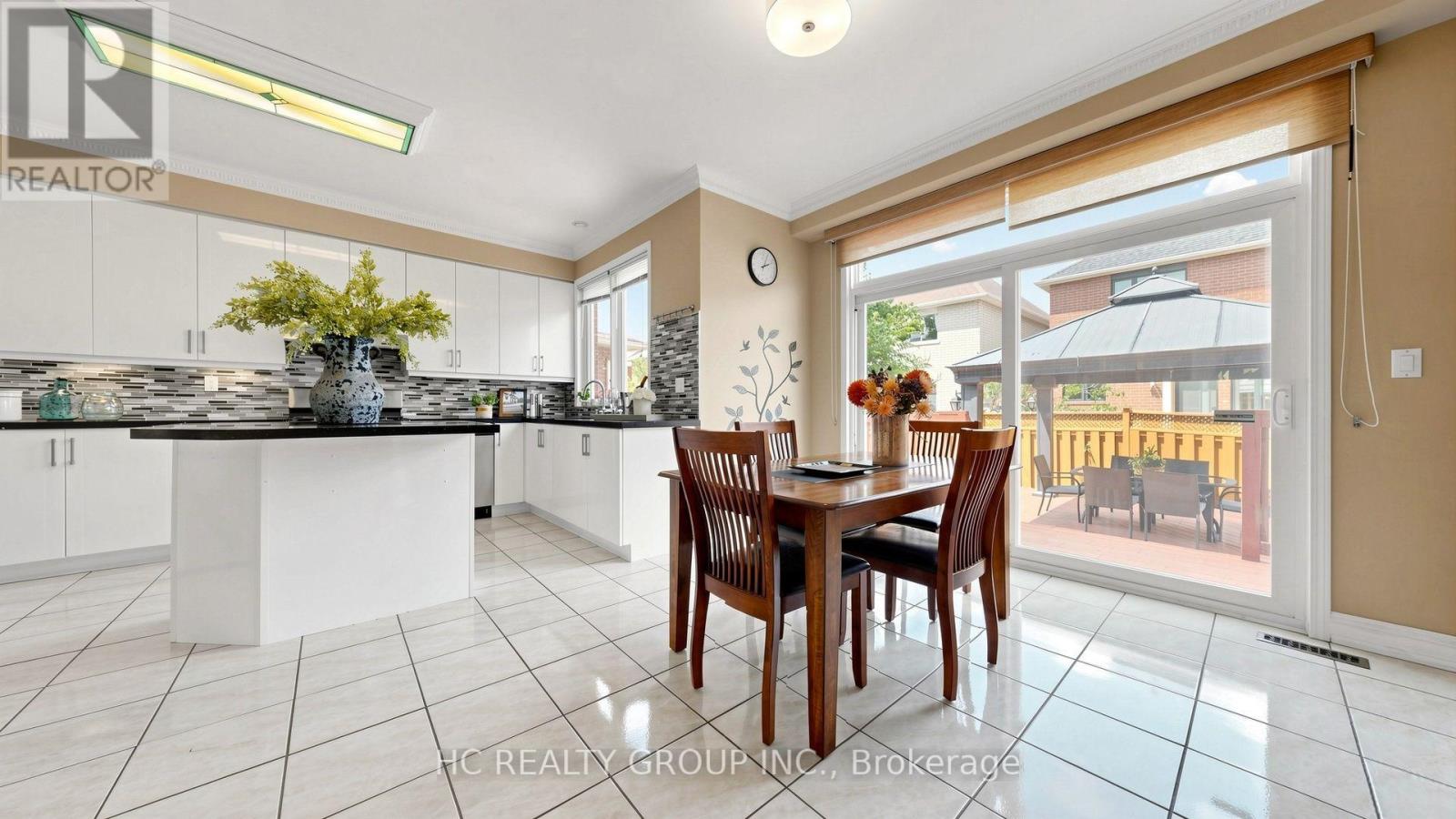 18 Saxony Drive, Markham, Ontario  L6C 2B5 - Photo 13 - N13596492