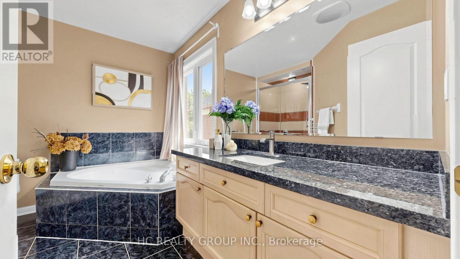 18 Saxony Drive, Markham, Ontario  L6C 2B5 - Photo 22 - N13596492