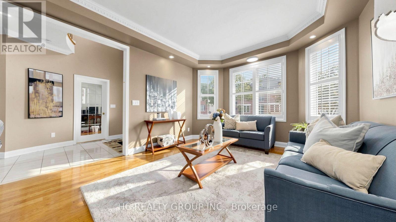 18 Saxony Drive, Markham, Ontario  L6C 2B5 - Photo 4 - N13596492