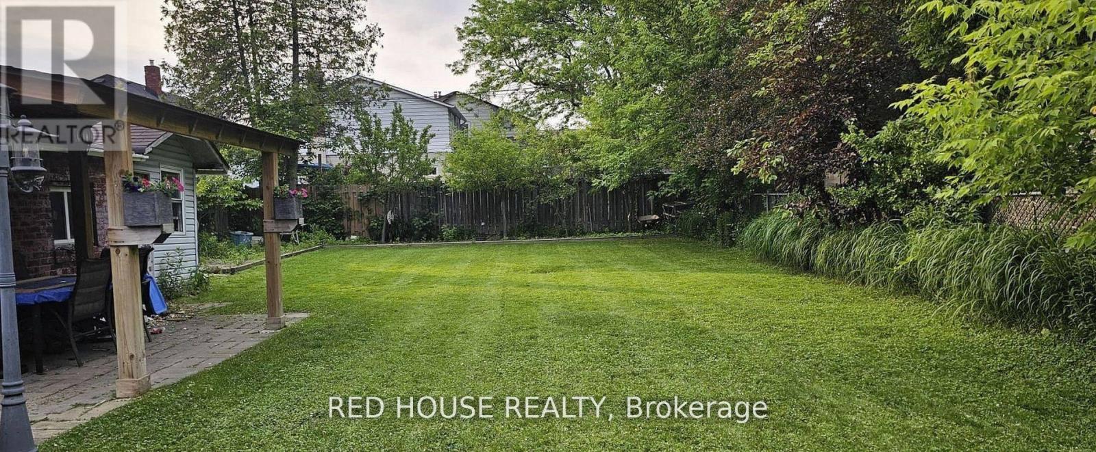 22 Birchlea Avenue, Toronto, Ontario  M8W 1E9 - Photo 10 - W13750810