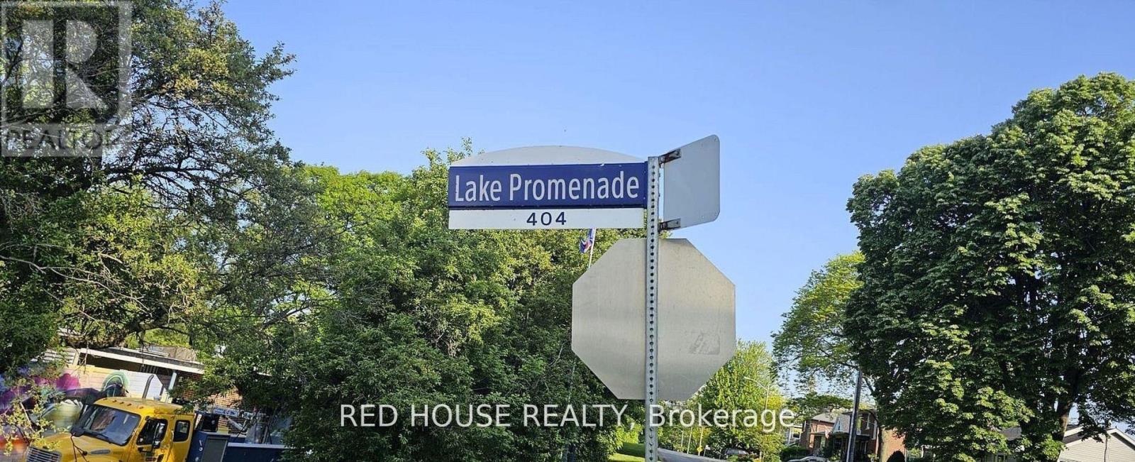22 Birchlea Avenue, Toronto, Ontario  M8W 1E9 - Photo 11 - W13750810