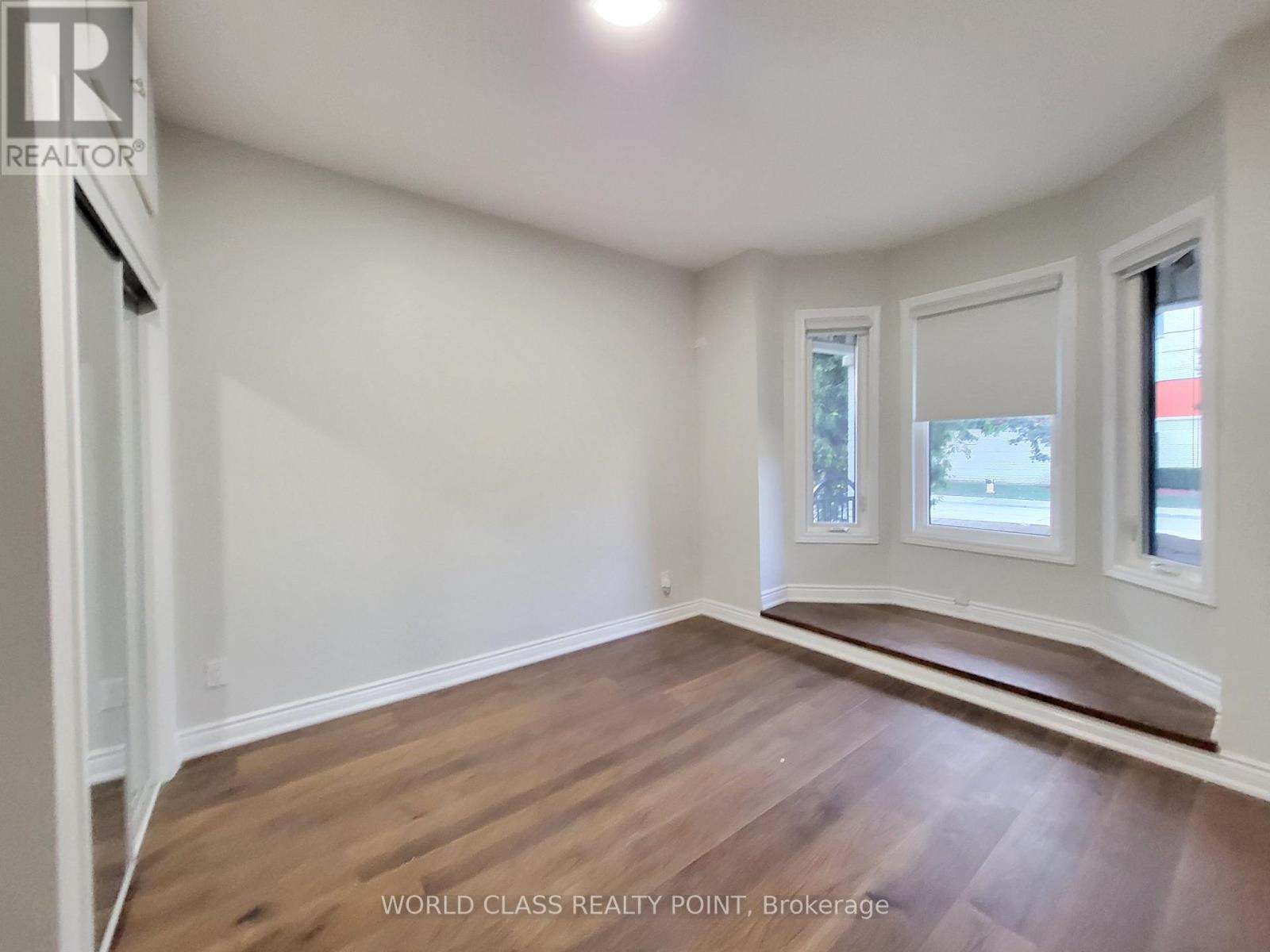 Main - 49 Vine Avenue, Toronto, Ontario  M6P 1V6 - Photo 11 - W13739564