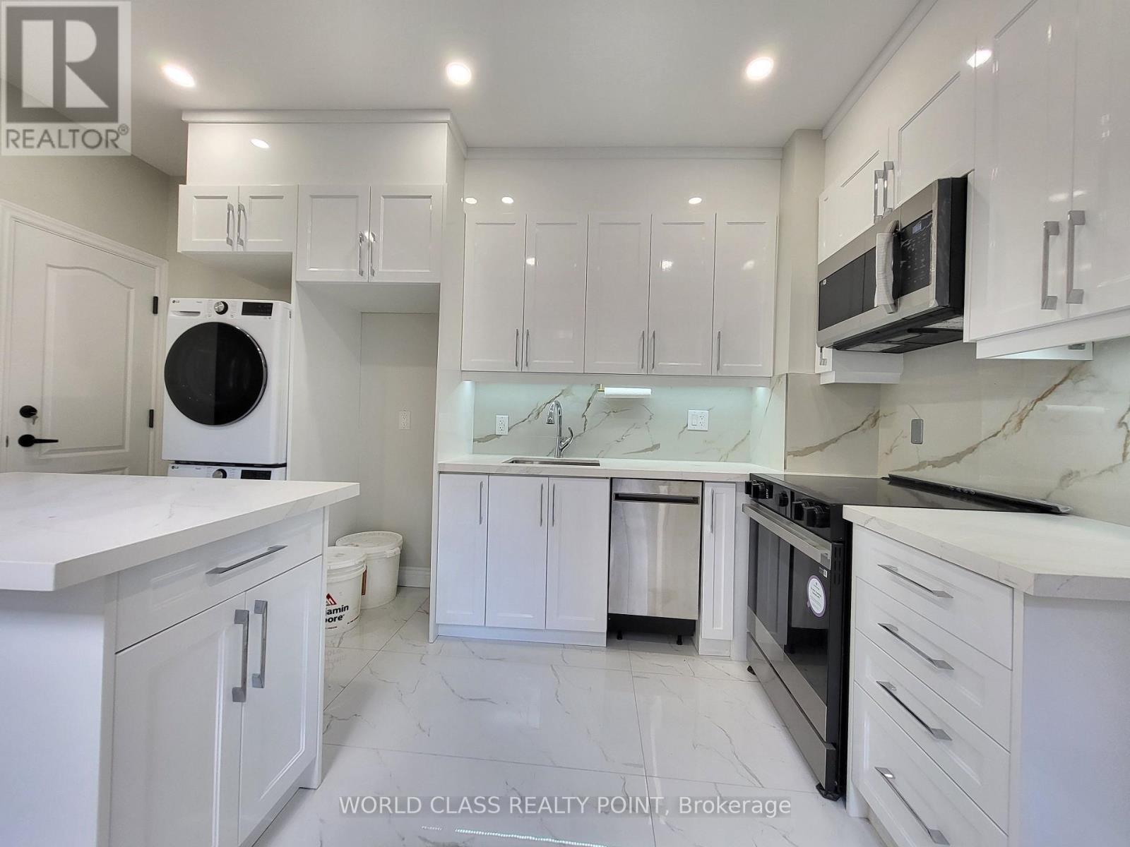 Main - 49 Vine Avenue, Toronto, Ontario  M6P 1V6 - Photo 9 - W13739564