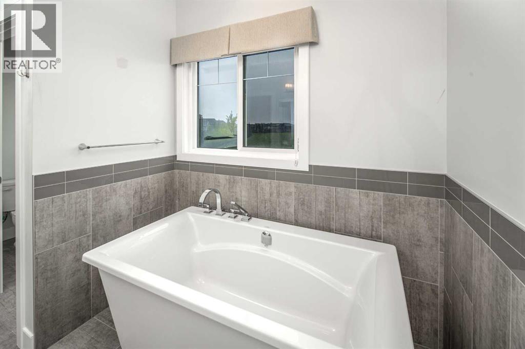 282 Masters Avenue Se, Calgary, Alberta  T3M 2C1 - Photo 35 - A2343207