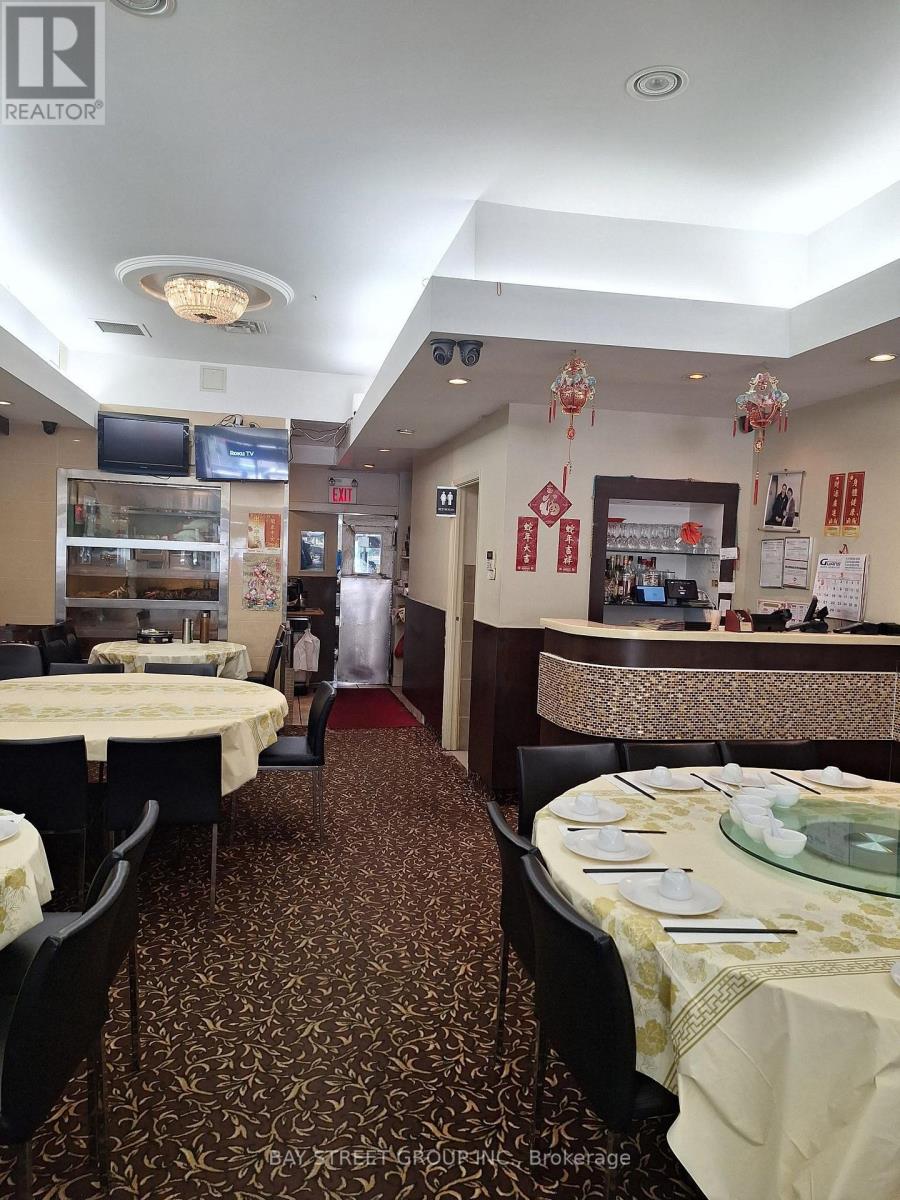 338 Spadina Avenue, Toronto, Ontario  M5T 2G2 - Photo 4 - C13750992