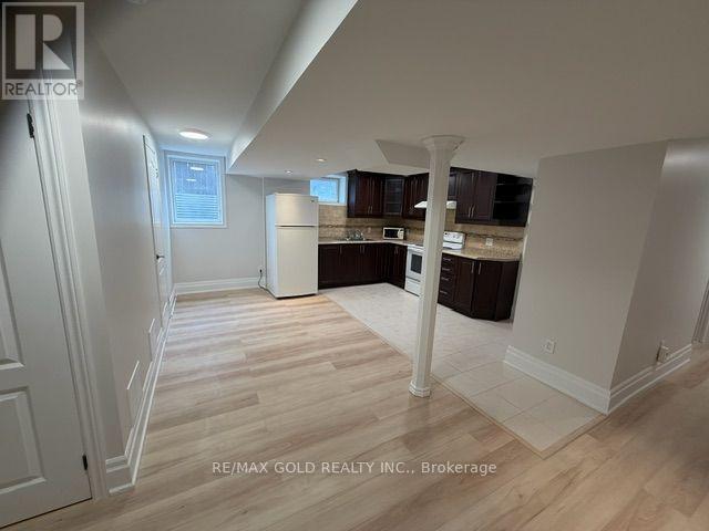 47 MIDSUMMER DRIVE, Brampton, Ontario