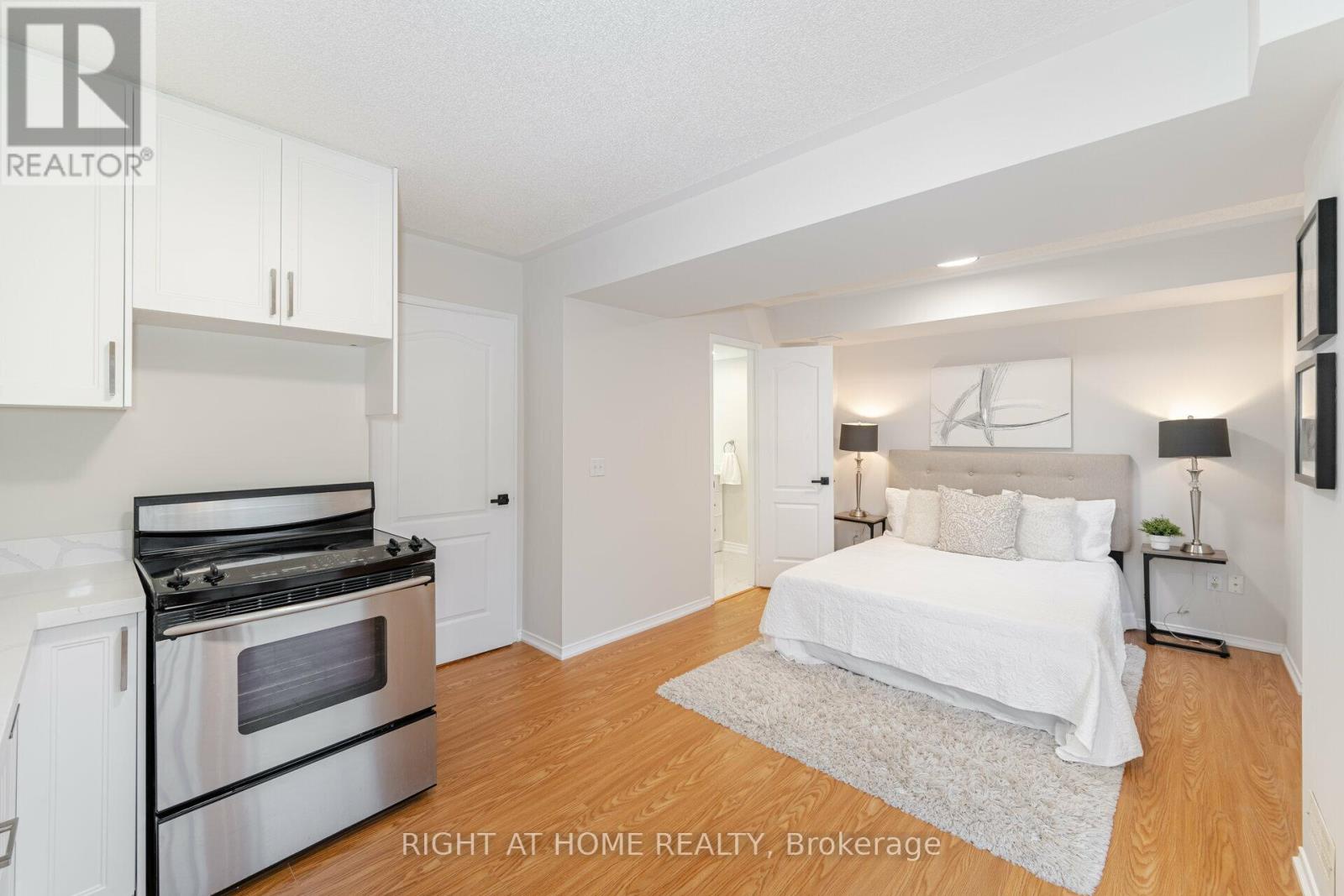 3388 Southwick Street, Mississauga, Ontario  L5M 7L5 - Photo 10 - W13750994