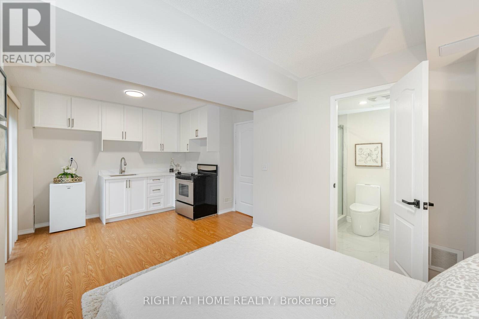 3388 Southwick Street, Mississauga, Ontario  L5M 7L5 - Photo 11 - W13750994