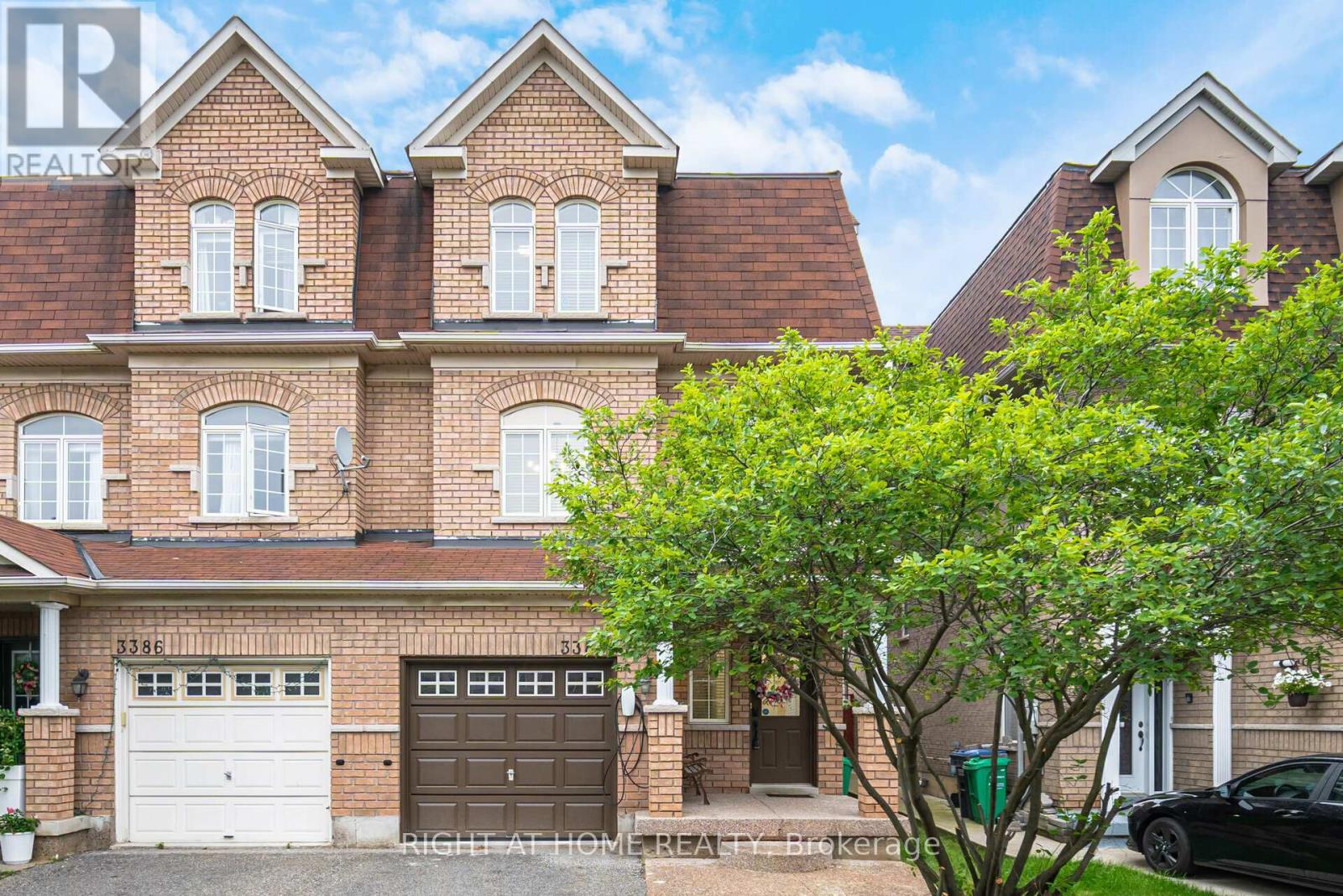 3388 Southwick Street, Mississauga, Ontario  L5M 7L5 - Photo 2 - W13750994