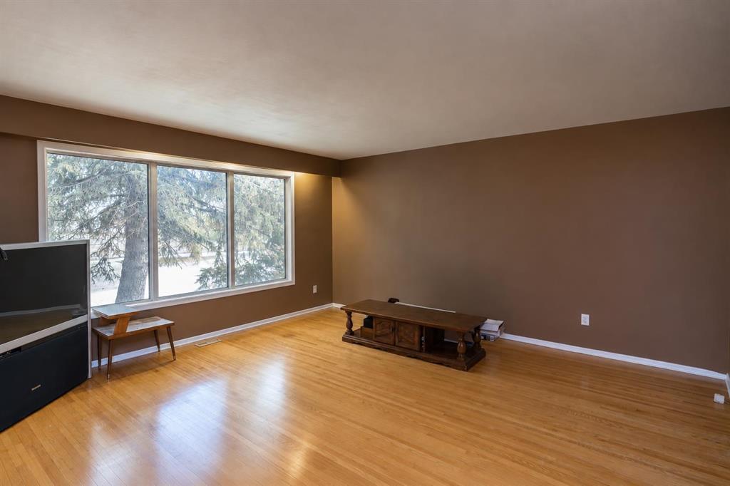 266 Sutton Avenue, Winnipeg, Manitoba  R2G 0S8 - Photo 2 - 202622227