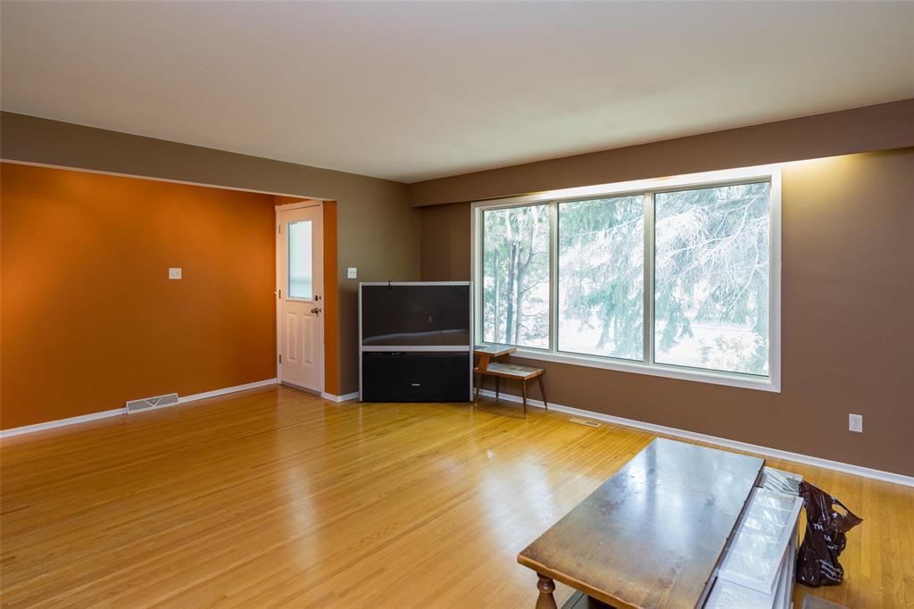 266 Sutton Avenue, Winnipeg, Manitoba  R2G 0S8 - Photo 4 - 202622227