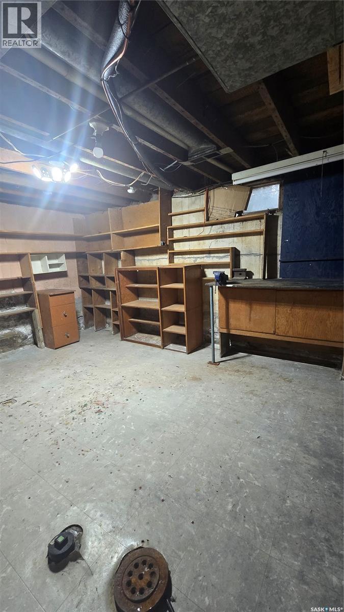 316 Murray Street, Oxbow, Saskatchewan  S0C 2B0 - Photo 14 - SK047716