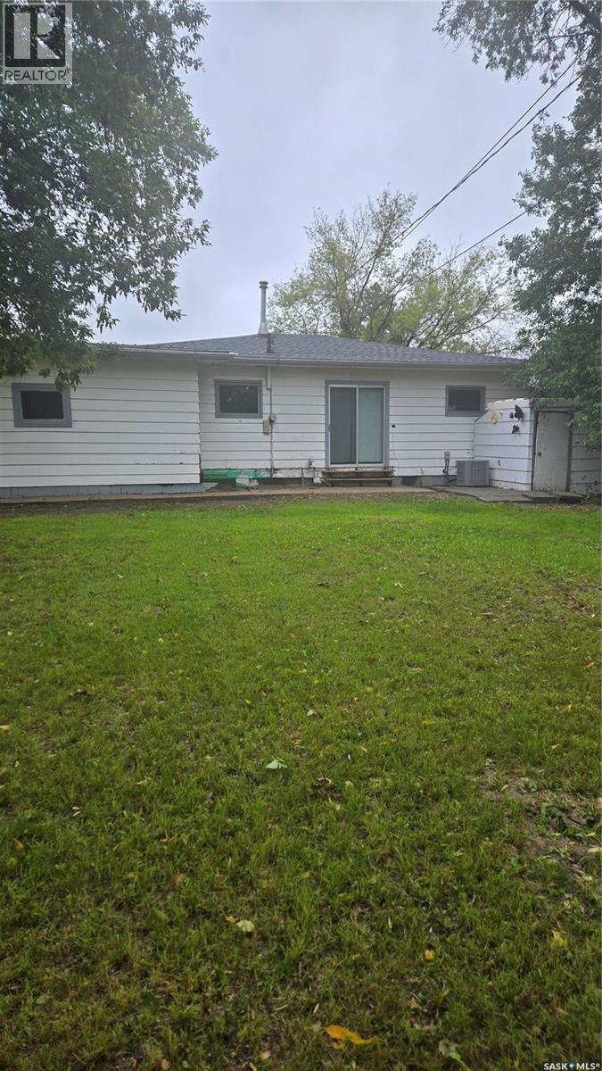 316 Murray Street, Oxbow, Saskatchewan  S0C 2B0 - Photo 16 - SK047716