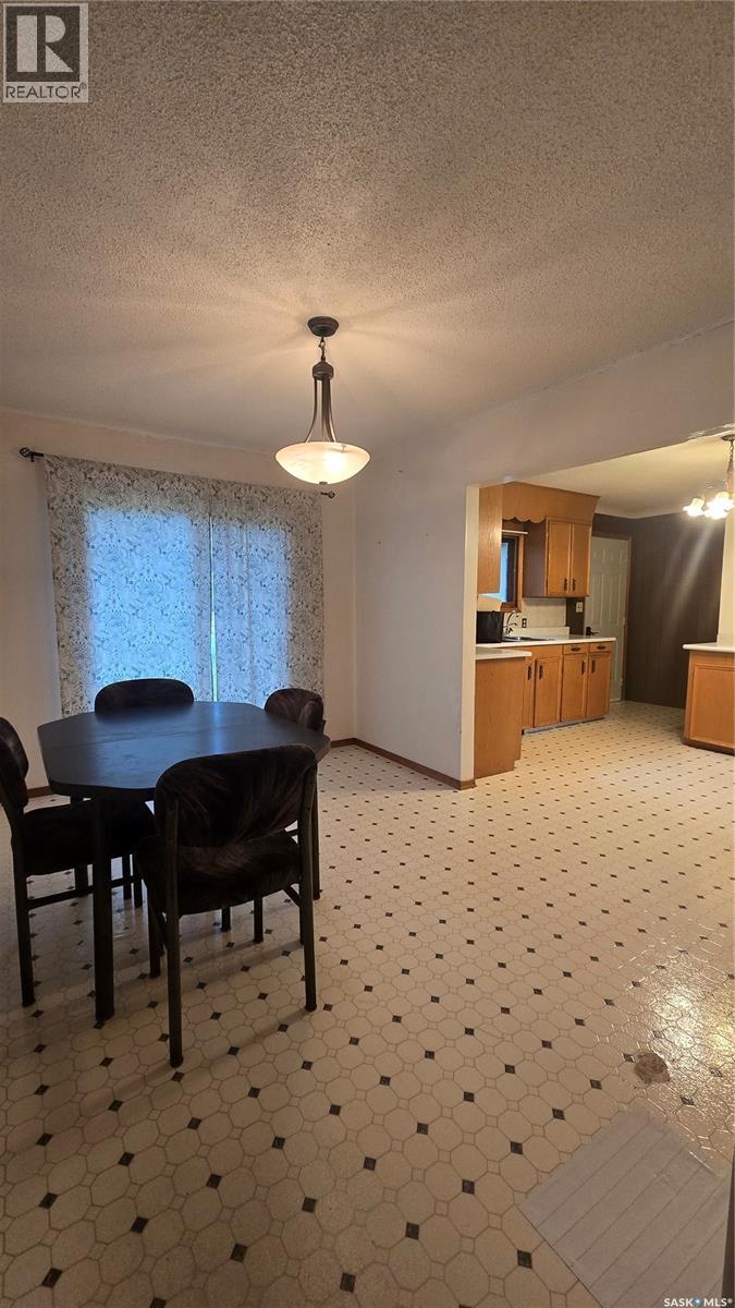 316 Murray Street, Oxbow, Saskatchewan  S0C 2B0 - Photo 4 - SK047716