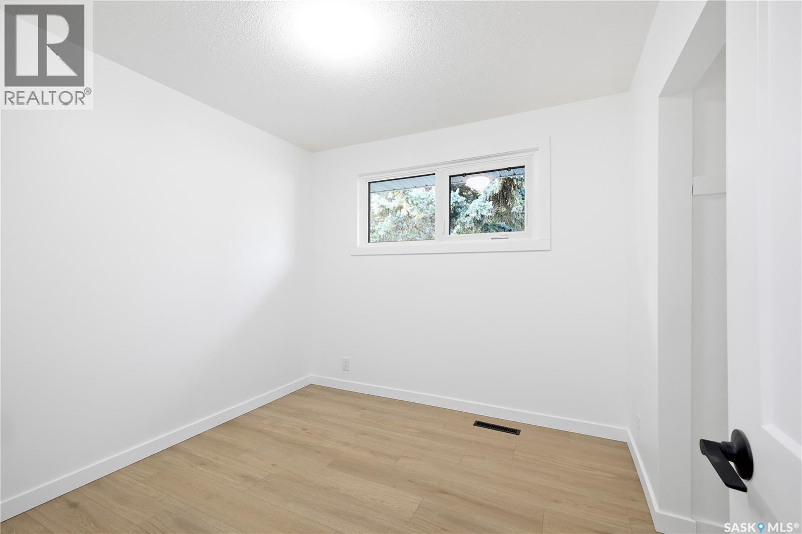 34 Ottawa Place, Regina, Saskatchewan  S4R 2V7 - Photo 11 - SK047654
