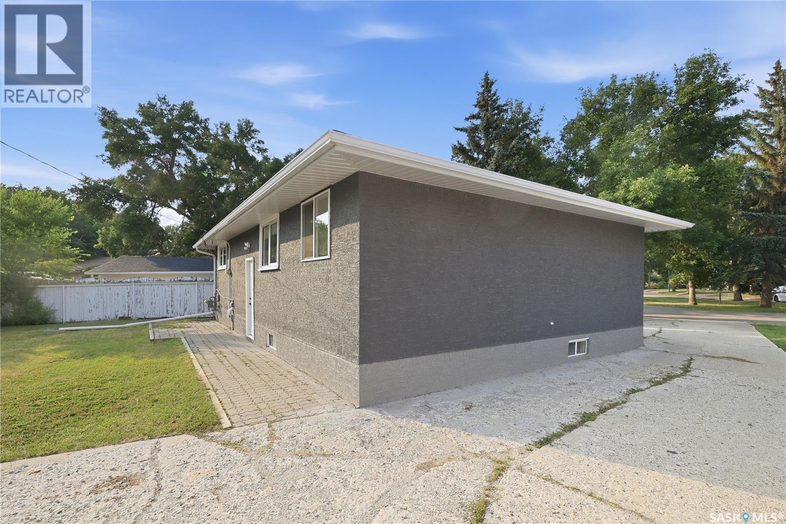 34 Ottawa Place, Regina, Saskatchewan  S4R 2V7 - Photo 33 - SK047654